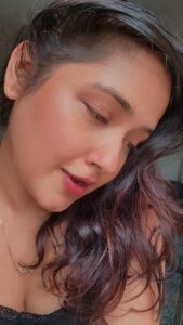 Kajal Raghwani Instagram - Jo 💖 ne Kaha Haan Maine Suna ...

🧿☘️✨️

#kajalraghwani #love #me #you #✨️