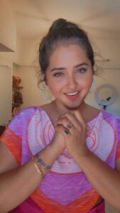 Kajal Raghwani Instagram - तोहरा के राखब सजना पलकन के छाव मे । In love with ths song ❤️☘️✨️🧿 #kajalraghwani #favorite #love #romantic #mood #melody #bhojpuri #song #mytypeofmusic #❤️