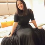 Kajal Raghwani Instagram - Ek din 😇✨️🤞☘️🧿 Socha na tha 🤷‍♀️🫣💫