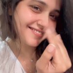 Kajal Raghwani Instagram - ☘️♾️🧿 Aav Aav Bas Achhi Vibes Aav 🤞 be positive think positive stay positive ♥️