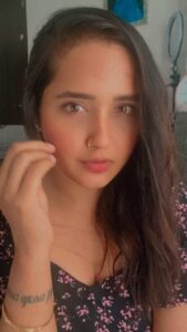 Kajal Raghwani Instagram - 😆😆😆 sab nikal लेब ।