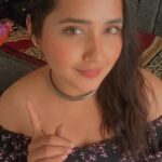 Kajal Raghwani Instagram - Sirf 2 baat or life jingalala 🥰😍😋 Bhulna mat ... ☘️🤞✨️🧿 #kajalraghwani #💫