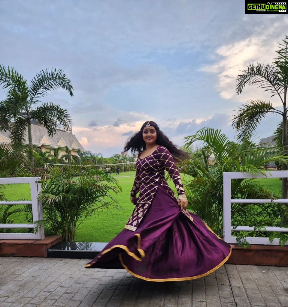 Kajal Raghwani Instagram - Happiness is an inside job pure and simple happiness 😊 Good Morning ❤️ Love you 🧿 All ☘️✨️