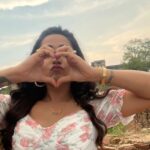 Kajal Raghwani Instagram - ✨️🧿 ⛅️ बादलों में छुप रहा है जाने क्यूँ ।। Love love and only love to you all ❤️☘️ Sukoon 🐒 Agori Fort