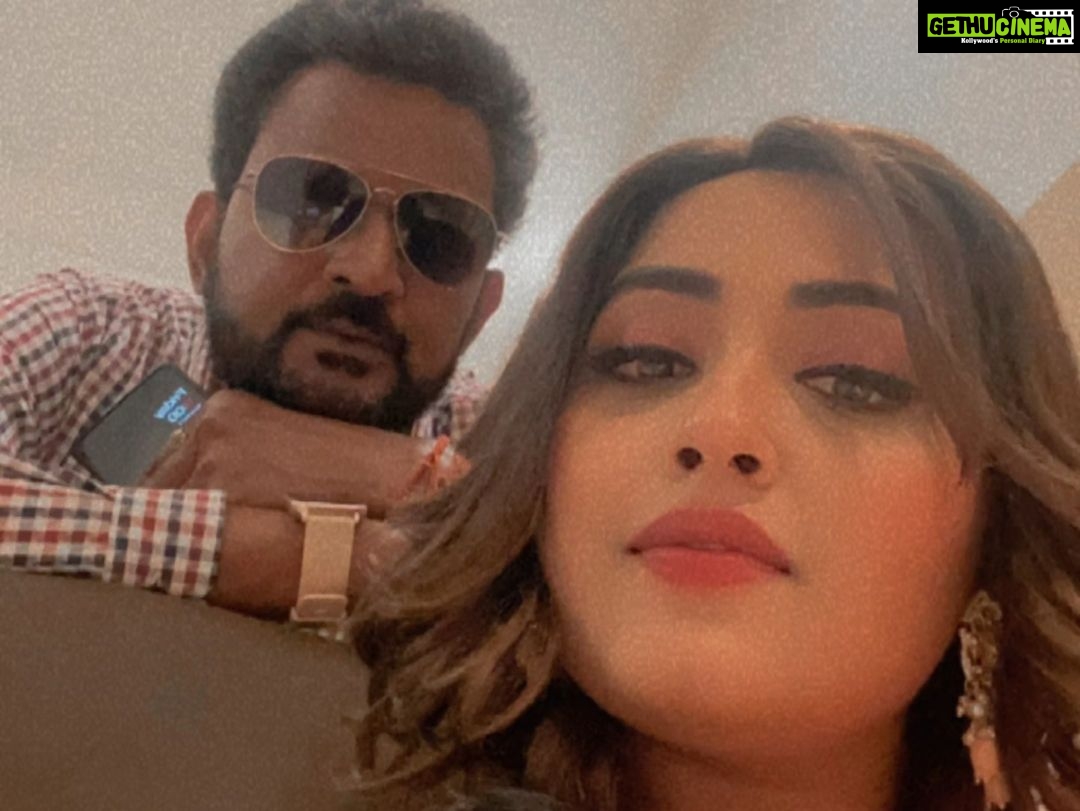Kajal Raghwani Instagram - ✌️Haaayyloooòoooo 🎊 Mr. Raghuraj urf @ananjayraghuraj007 🧔♂️ 🎉🎂 May your birthday 🌿 brings a lot of smile to your face,😄 😇❤️ Happiness to your heart, And many blessings 🙌☘️🧿 to your whole life. 🎊✨️🤗 🎂🎉Happy Happy Happy Wala Birthday To You !🎂🎊
