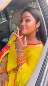 Kajal Yadav Instagram - Batao …? 🤷🏻‍♀️🤪

#sukoon #love #reels #kajalyadav