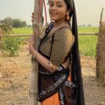 Kajal Yadav Instagram - Hai mujh me aisa bhi kya re 🤷🏻‍♀️🤪 #khedoekbarsajna❤️ #kajalyadav #reels
