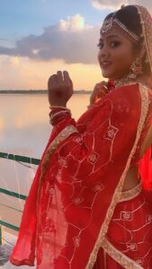 Kajal Yadav Instagram - Sajaan ho ♥️😍 

#bhojpuri #bhojpurireels #sajanhokahiyabaratlekeaaiba🙈🙈😍❤️#sukoon #kajalyadav