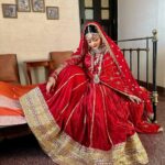 Kajal Yadav Instagram - Banu mein teri Dulhan ♥️😍🥀 #dulhan #bridal #bridallook #bhojpuri #movie #kajalyadav #instpic #shooting Raj Bhavan, Kalakankar