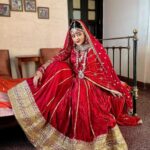 Kajal Yadav Instagram - Banu mein teri Dulhan ♥️😍🥀 #dulhan #bridal #bridallook #bhojpuri #movie #kajalyadav #instpic #shooting Raj Bhavan, Kalakankar
