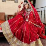 Kajal Yadav Instagram - Banu mein teri Dulhan ♥️😍🥀 #dulhan #bridal #bridallook #bhojpuri #movie #kajalyadav #instpic #shooting Raj Bhavan, Kalakankar