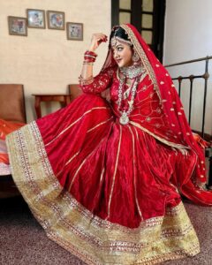 Kajal Yadav Instagram - Banu mein teri Dulhan ♥️😍🥀 

#dulhan #bridal #bridallook #bhojpuri #movie #kajalyadav #instpic #shooting