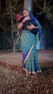 Kajal Yadav Instagram - 📸🤱🏻😘 #reels #reelsinstagram #yadhodakanandlala #kajalyadav #kajalyadav_ky