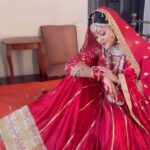 Kajal Yadav Instagram - Sanghe bada balam♥️😍 #karwachauth #karwachauthspecial #bhojpurisong #bhojpurireels #seetaaurgeeta #bhojpurifilm #kajalyadav #kajalyadav_ky