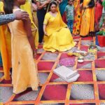 Kajal Yadav Instagram - #shootmode #upcoming #bhojpuri #kajalyadav 🎬♥️🥰 #haldiceremony #behindthescenes
