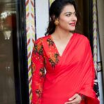 Kajol Instagram - Red is the color that proves miracles can happen in a wardrobe! #thirddayofnavratri