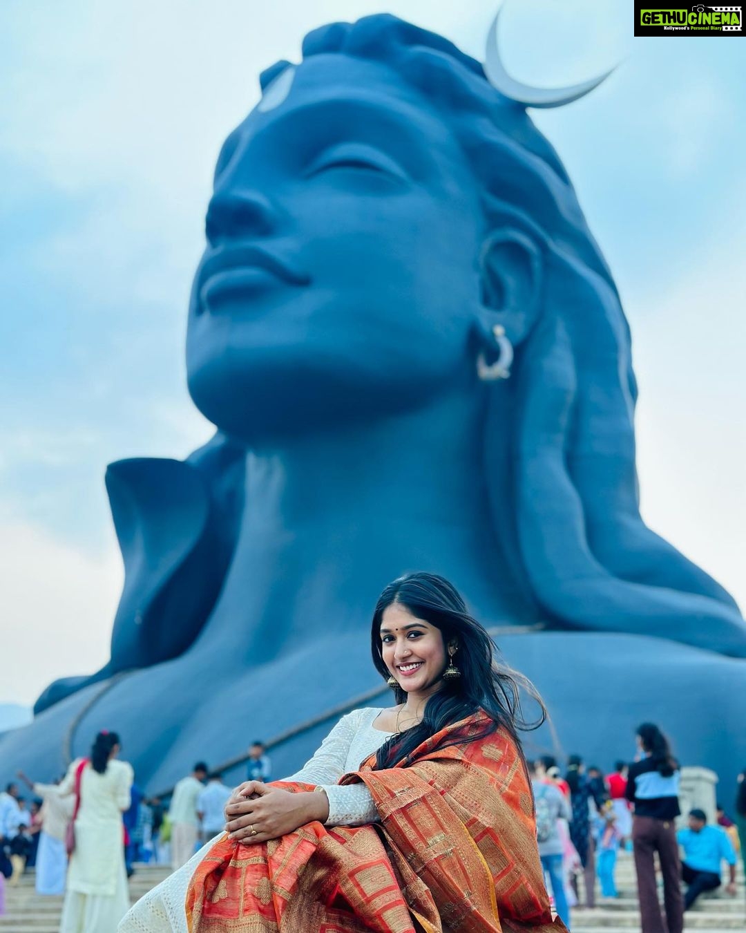 Kalyani Anil - 226.6K Likes - 🙏🏻🤍
👗 @geesahh_designs
📸 @sonu_.sajeev 😘
#adiyogi