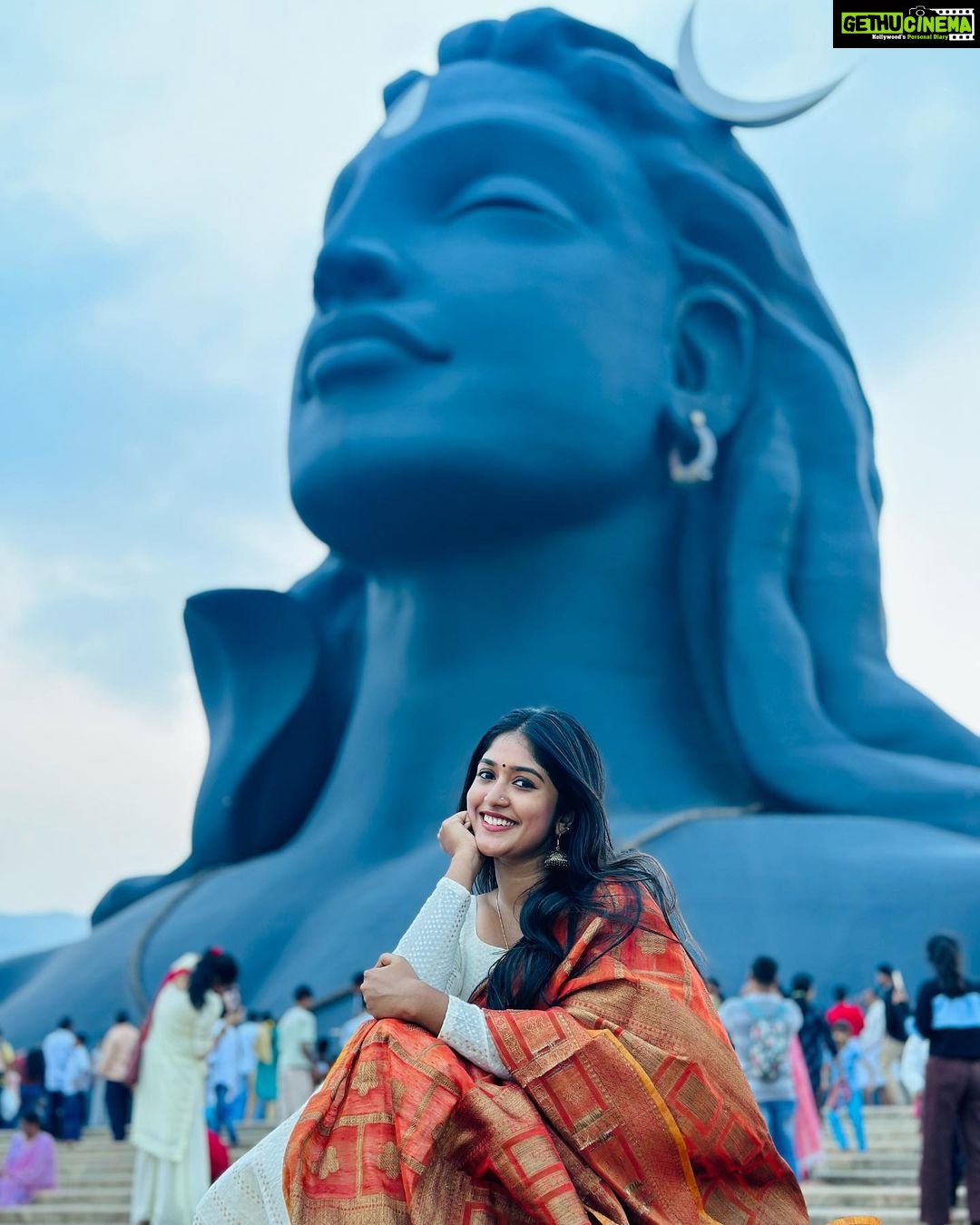 Kalyani Anil - 226.6K Likes - 🙏🏻🤍
👗 @geesahh_designs
📸 @sonu_.sajeev 😘
#adiyogi