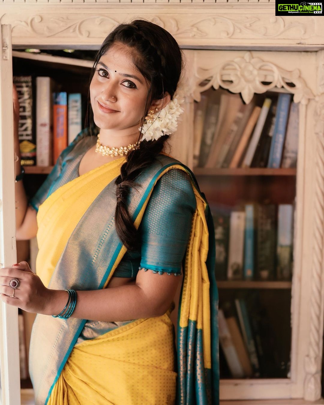 Kalyani Anil Instagram - ✨💛 📸 @travancoreads @jithuthampifm 🎨 @momentssbyelementricx Location @mollyskovalam