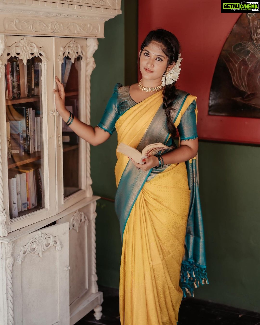 Kalyani Anil Instagram - ✨💛 📸 @travancoreads @jithuthampifm 🎨 @momentssbyelementricx Location @mollyskovalam