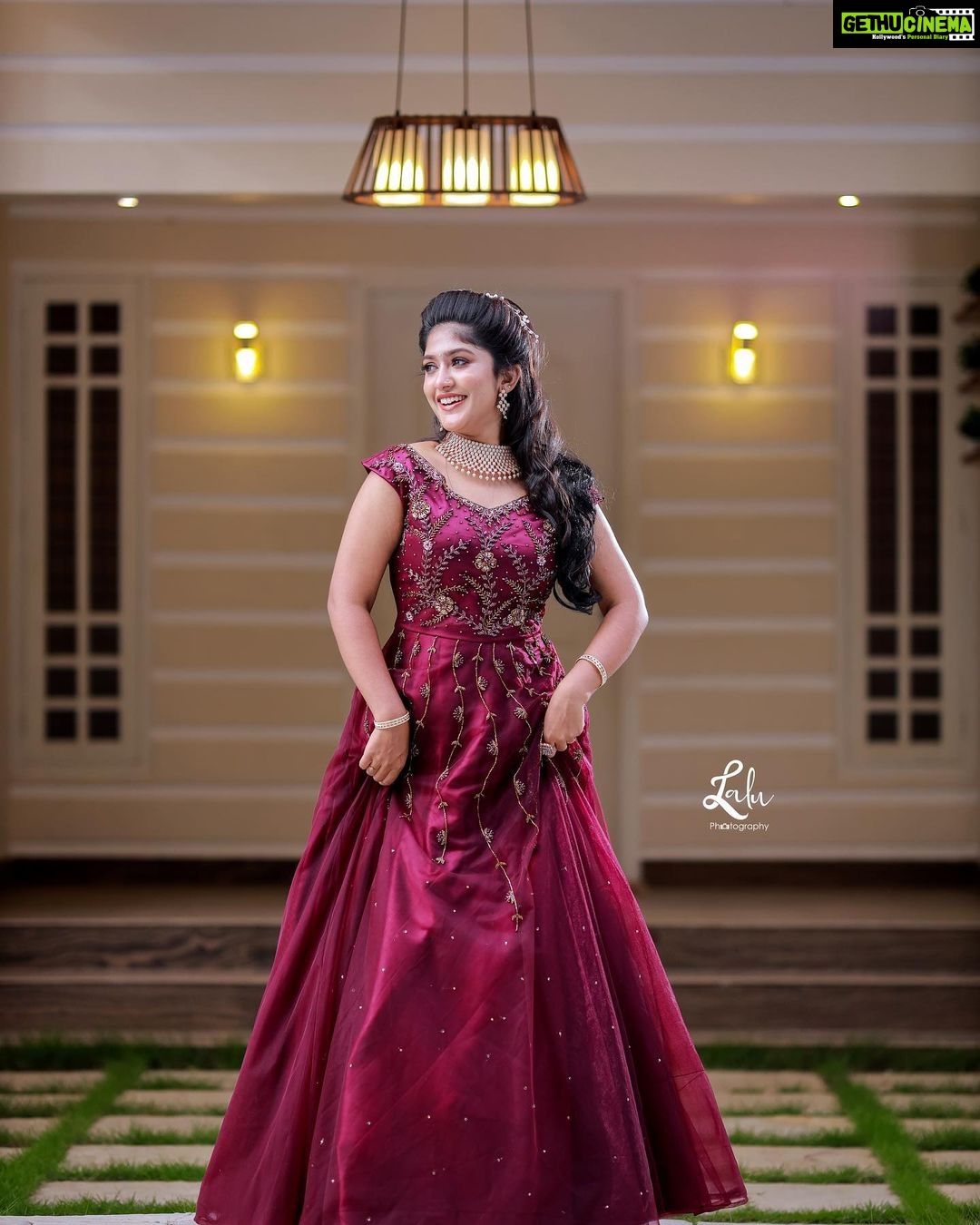 Kalyani Anil Instagram - ✨ 👗 @nova_fashion_boutique_by_brind 💄 @makeover.by.salini 📸 @_lalu_photography_