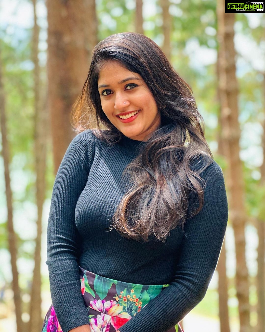 Kalyani Anil - 71.1K Likes - ✨🍃
👗 @maira__vogue
📸 @sonu_.sajeev 😘🫶🏻