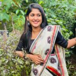 Kalyani Anil Instagram - എത്ര കണ്ടാലും മതി വരില്ലല്ലോ…🤍🪷 Saree @ar_handlooms_kuthampully 📸 @deepthi8934 😘