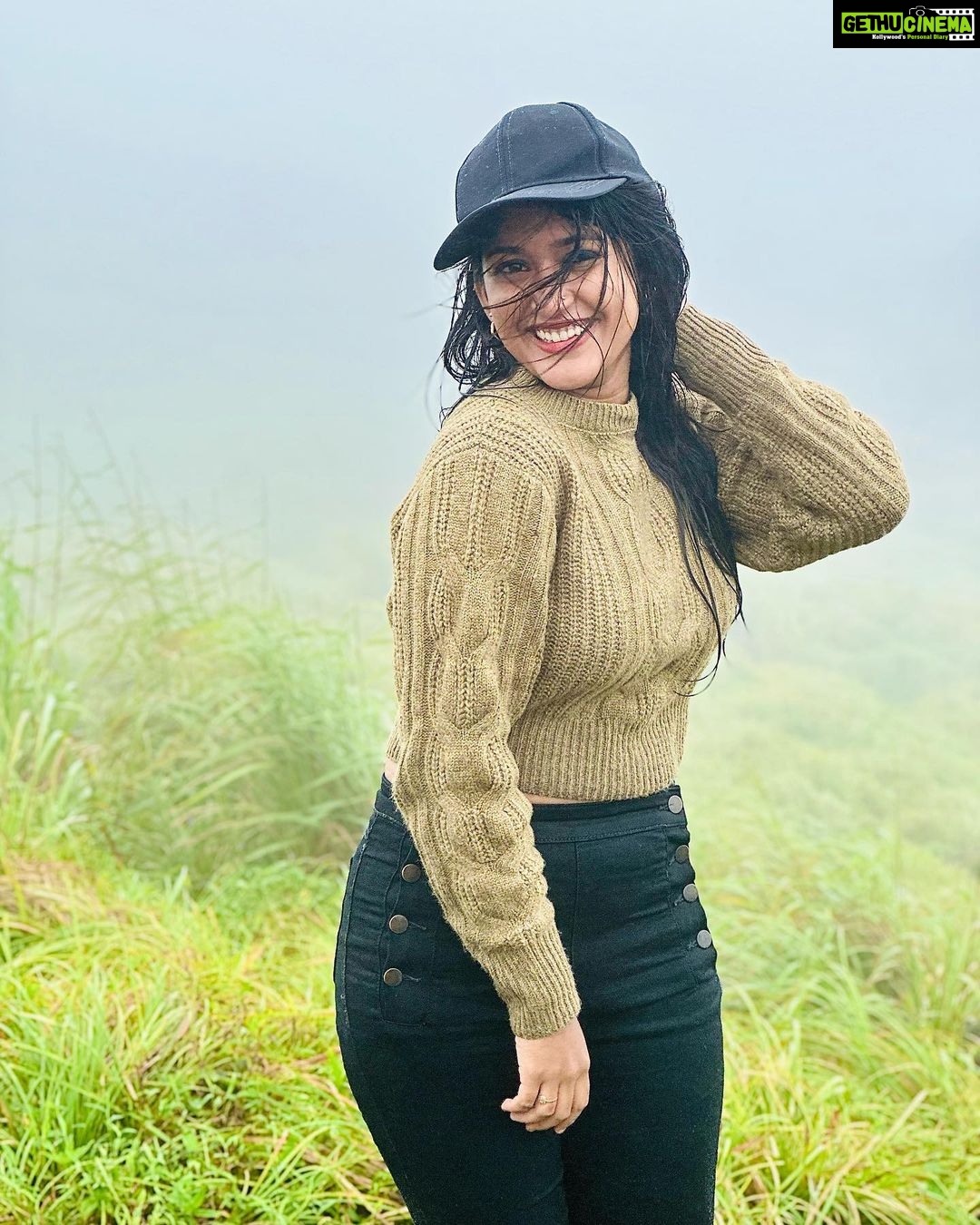 Kalyani Anil - 150.7K Likes - Happy soul…🐣
📸 @_.swathy_saji._ 😘