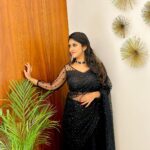 Kalyani Anil Instagram - Step into your dream…✨🖤 Saree @geesahh_designs Neckset @blushingtone_rentals 📸 @deepthi8934 Dubai, United Arab Emirates