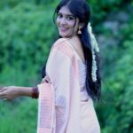 Kalyani Anil Instagram - Thankam….😌♥️ Saree @ar_handlooms_kuthampully 📸 @omorfia_media @sajad_vbm_ #dance #trend #viral #reelkarofeelkaro #reelitfeelit #insta #saree #dancechallenge