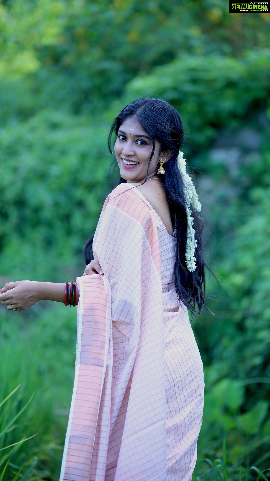 Kalyani Anil - 109.3K Likes - Thankam….😌♥️
Saree @ar_handlooms_kuthampully
📸 @omorfia_media @sajad_vbm_
#dance #trend #viral #reelkarofeelkaro #reelitfeelit #insta #saree #dancechallenge
