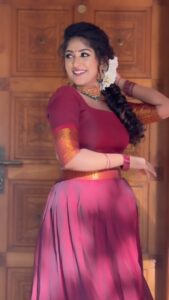 Kalyani Anil Instagram - 🫶🏻♥️ loved this makeover by @sudev.rudra Designer @_aryaprajith_ 📸 @deepthi8934 #reelkarofeelkaro #transitionreels #transition #reelitfeelit #traditional #makeover