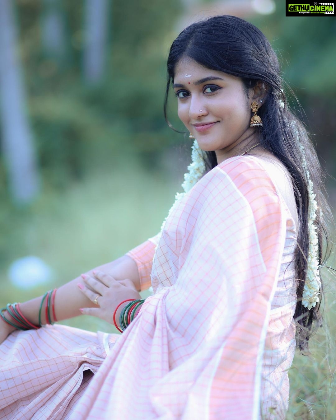 Kalyani Anil Instagram - 🤍 📸 @omorfia_media @sajad_vbm_ Saree @ar_handlooms_kuthampully