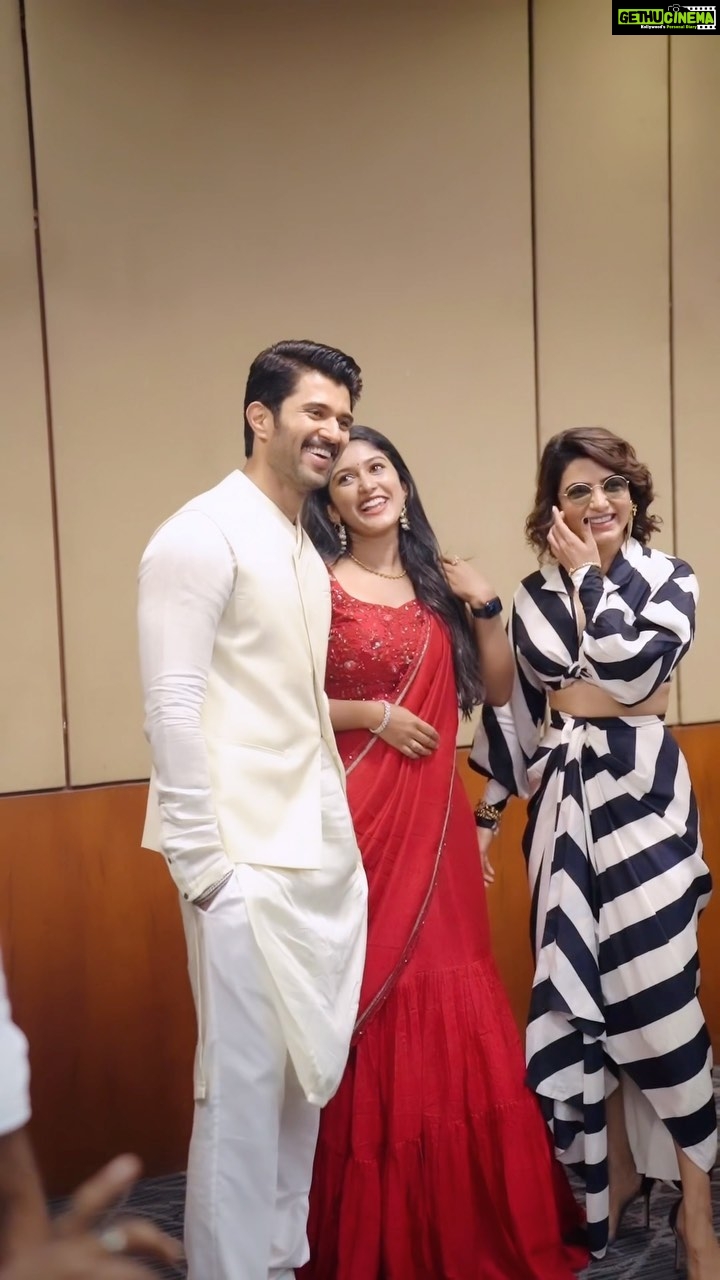 Kalyani Anil - 361.6K Likes - Them😭🥹♥️ @samantharuthprabhuoffl @thedeverakonda
Watch Kushi in theaters…♥️
@TheDeverakonda @samantharuthprabhuoffl @shivanirvana621
@heshamabdulwahab @mythriofficial @saregamatelugu
📸 @cloudsbyvibin Thanku chetta♥️
👗 @prayaan_designs
#KushiMusicalConcert
#Kushi
#KushiOnSeptember1st