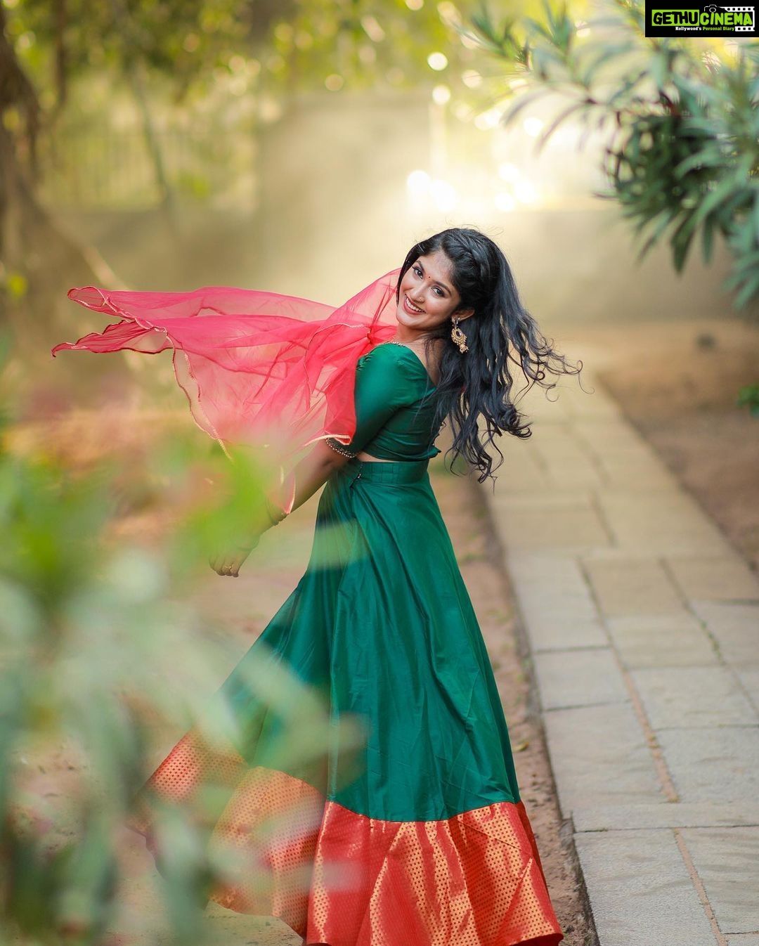 Kalyani Anil Instagram - 🌞🪷✨ 👗 @d_eva_signature_bysoumyajilesh 📸 @talesbyaravind Edits @momentssbyelementricx 💄 @brides_of_deepthi Trivandrum, India