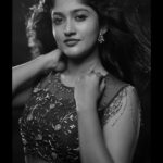 Kalyani Anil Instagram - 🖤 👗 @aalaadesigners 📸 @jithuthampifm @travancoreads