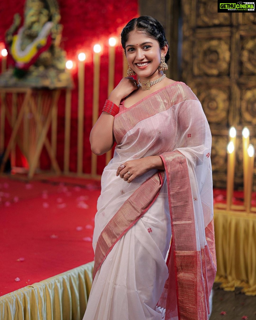 Kalyani Anil Instagram - π€πΊπ Saree @sreelakshanyaa πΈ @travancoreads @jithuthampifm
