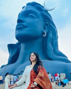 Kalyani Anil Instagram - 🙏🏻🤍
👗 @geesahh_designs 

📸 @sonu_.sajeev 😘

#adiyogi