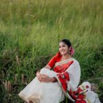 Kalyani Anil Instagram - അവിട്ടം ദിനാശംസകൾ 🌺 Onam series -7🌸 Saree @navamimypassionyourfashion 📸 @travancoreads @jithuthampifm Blouse @geesahh_designs 💄 @brides_of_deepthi