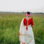 Kalyani Anil Instagram - അവിട്ടം ദിനാശംസകൾ 🌺 Onam series -7🌸 Saree @navamimypassionyourfashion 📸 @travancoreads @jithuthampifm Blouse @geesahh_designs 💄 @brides_of_deepthi