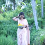 Kalyani Anil Instagram - 🌼🤍🌼 Some fav set of photos… Saree @ar_handlooms_kuthampully 📸 @omorfia_media @sajad_vbm_