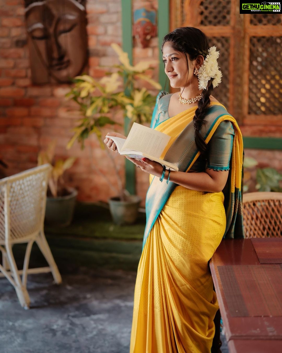 Kalyani Anil Instagram - ✨💛 📸 @travancoreads @jithuthampifm 🎨 @momentssbyelementricx Location @mollyskovalam