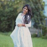 Kalyani Anil Instagram - 🕊️🪔🤍 Onam series -4🌼 👗 @vintageclosetofkamali 📸 @sajad_vbm_ @omorfia_media Earings @pretty.jewelbox