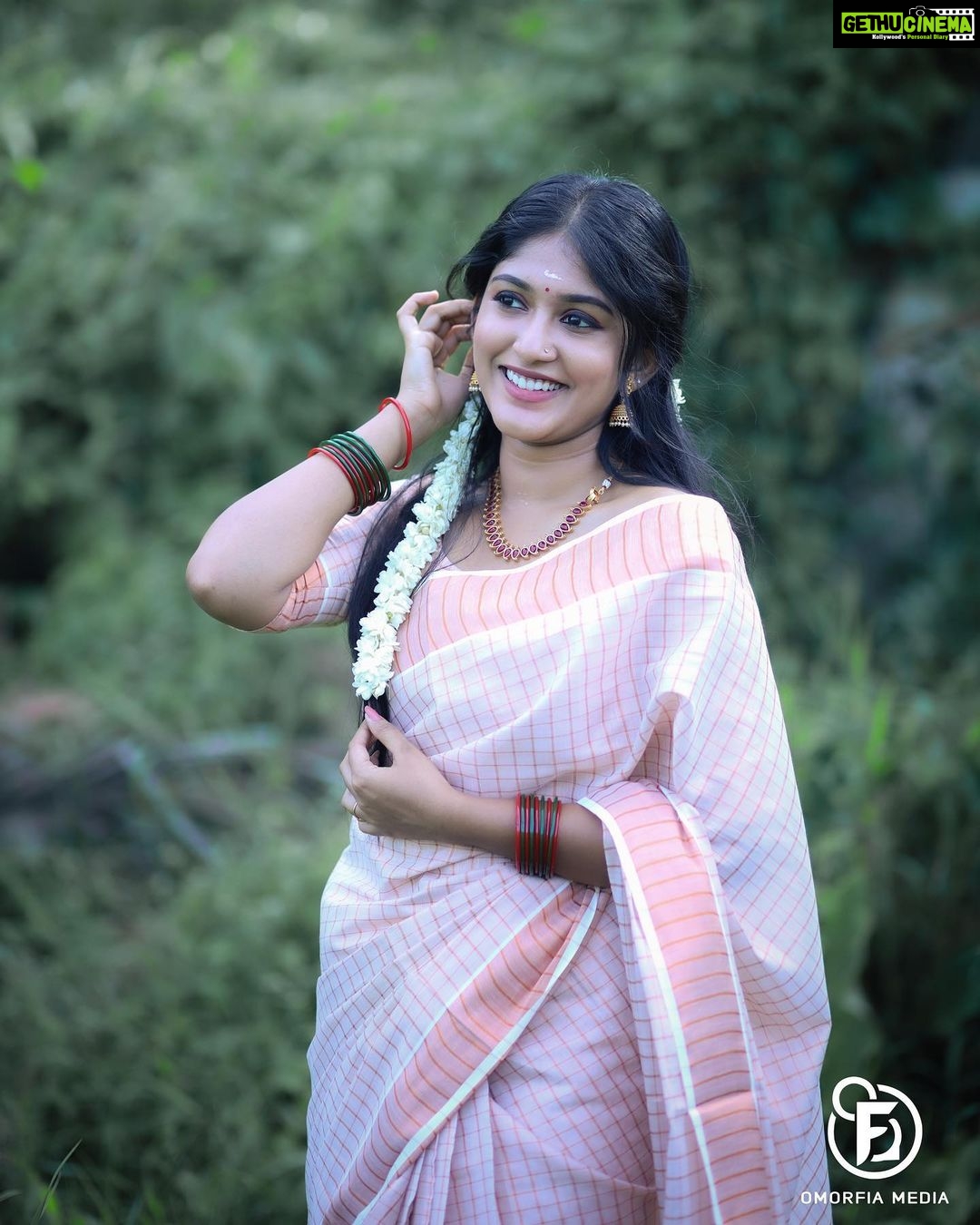 Kalyani Anil Instagram - 🤍 📸 @omorfia_media @sajad_vbm_ Saree @ar_handlooms_kuthampully