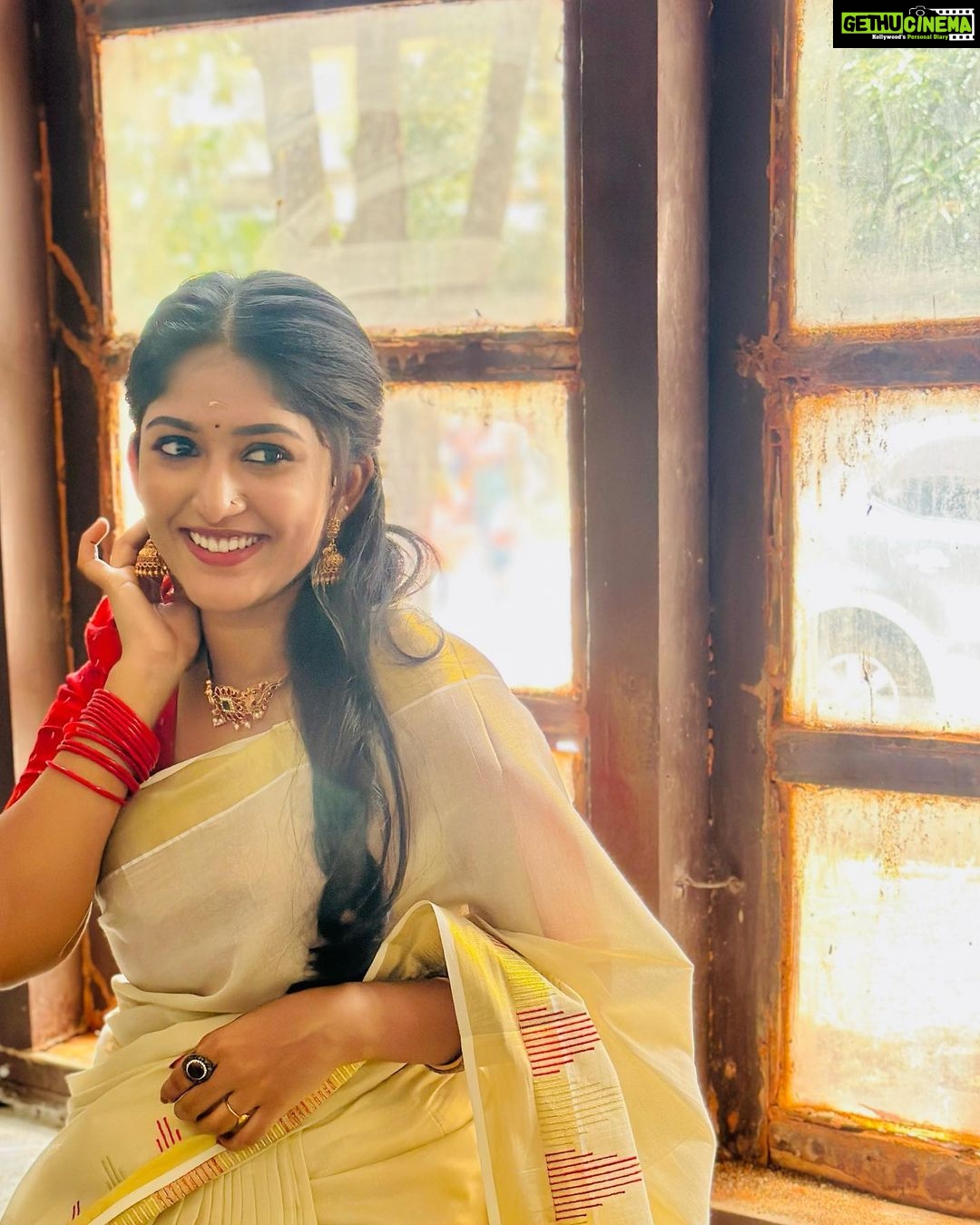 Kalyani Anil - 85K Likes - Onam’23 🌼♥️
Onam series -3🌼
#marivanious
Neckset @_vr_jewels_
Blouse from @geesahh_designs
Thanku @brides_of_deepthi for this hairstyle😘
📸 @namitha_merin_george 🫶🏻