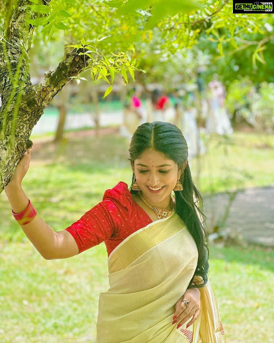 Kalyani Anil - 85K Likes - Onam’23 🌼♥️
Onam series -3🌼
#marivanious
Neckset @_vr_jewels_
Blouse from @geesahh_designs
Thanku @brides_of_deepthi for this hairstyle😘
📸 @namitha_merin_george 🫶🏻