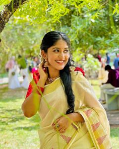 Kalyani Anil Instagram - Onam’23 🌼♥️
Onam series -3🌼
#marivanious 
Neckset @_vr_jewels_ 
Blouse from @geesahh_designs 
Thanku @brides_of_deepthi for this hairstyle😘

📸 @namitha_merin_george 🫶🏻