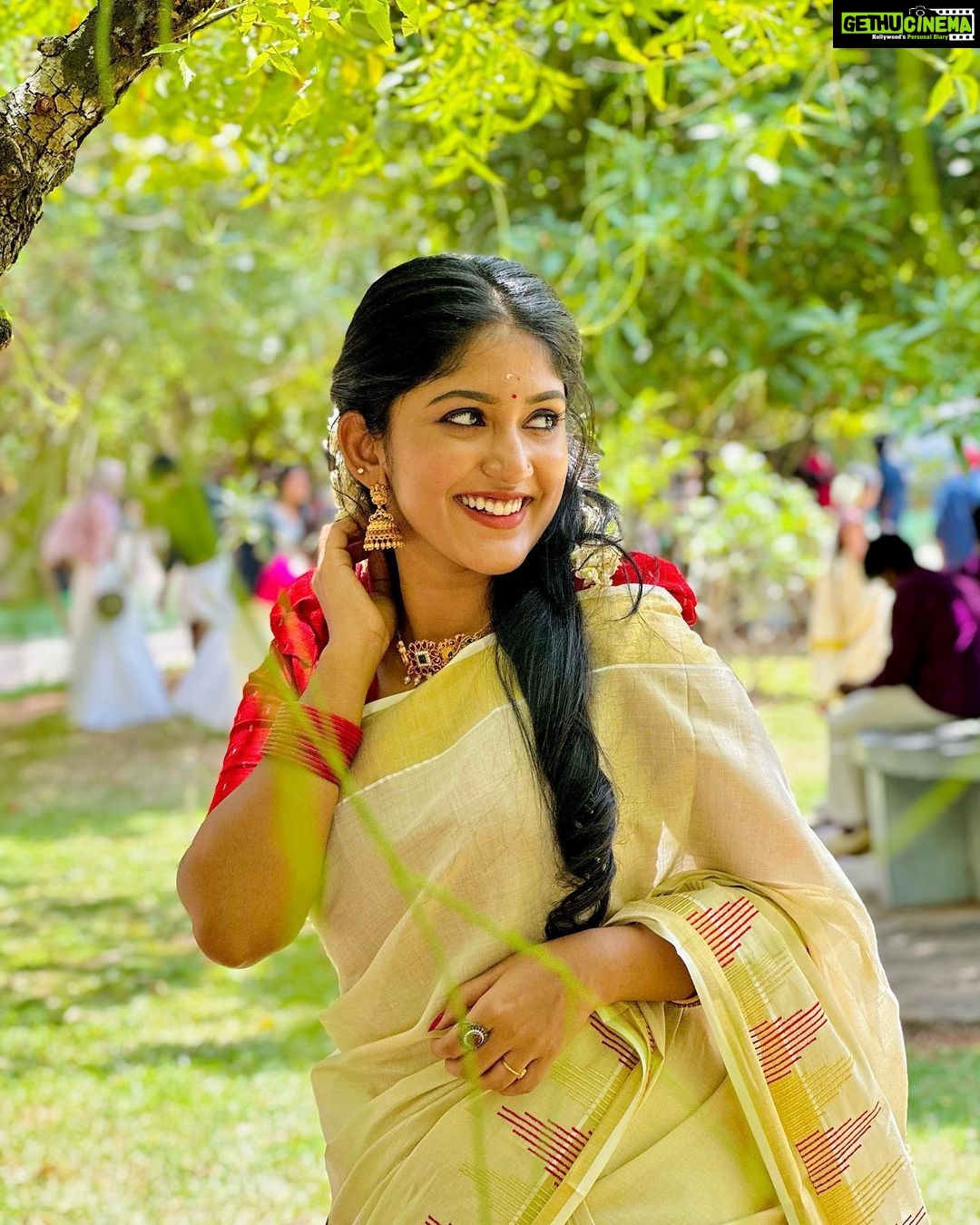 Kalyani Anil - 85K Likes - Onam’23 🌼♥️
Onam series -3🌼
#marivanious
Neckset @_vr_jewels_
Blouse from @geesahh_designs
Thanku @brides_of_deepthi for this hairstyle😘
📸 @namitha_merin_george 🫶🏻