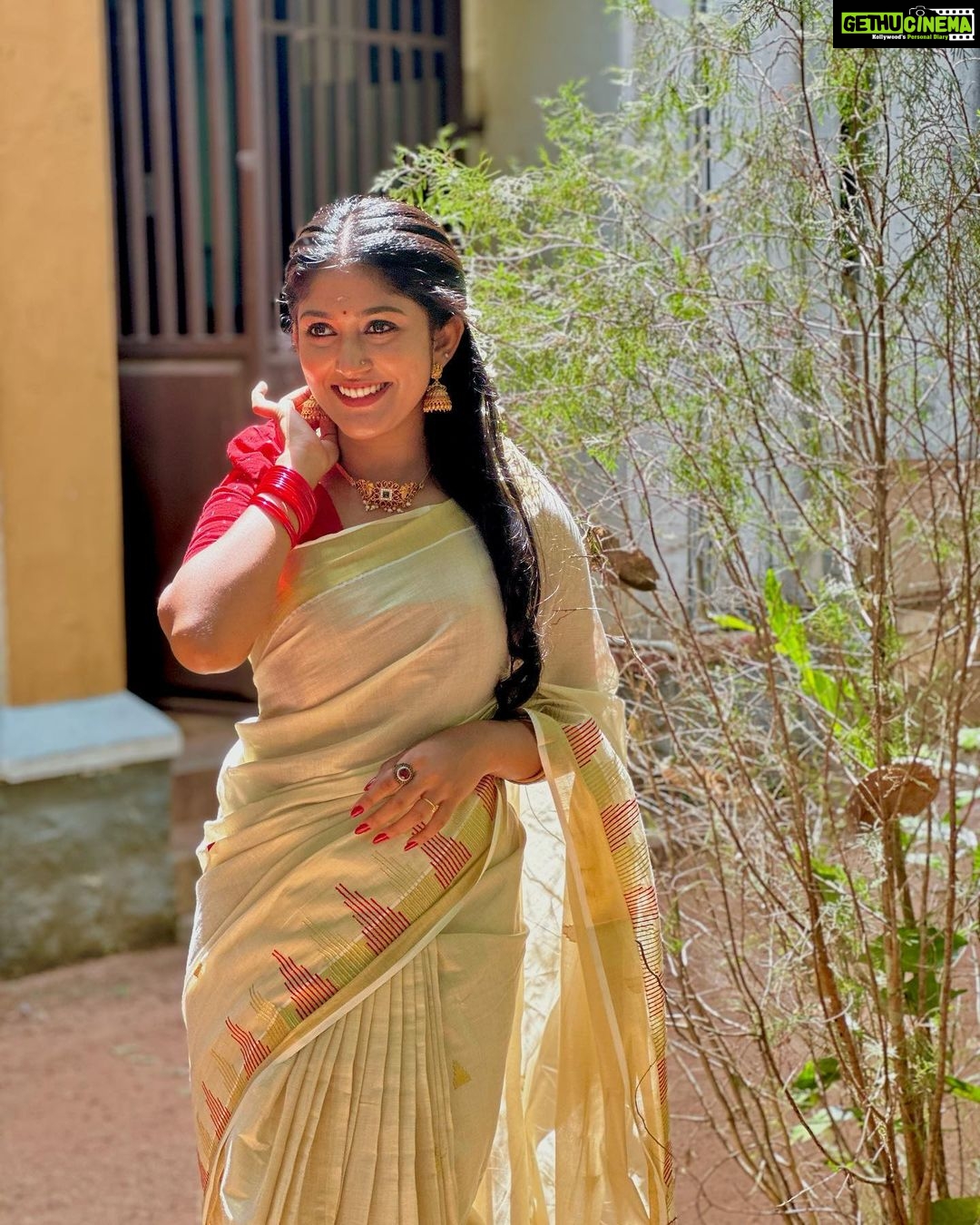 Kalyani Anil - 85K Likes - Onam’23 🌼♥️
Onam series -3🌼
#marivanious
Neckset @_vr_jewels_
Blouse from @geesahh_designs
Thanku @brides_of_deepthi for this hairstyle😘
📸 @namitha_merin_george 🫶🏻