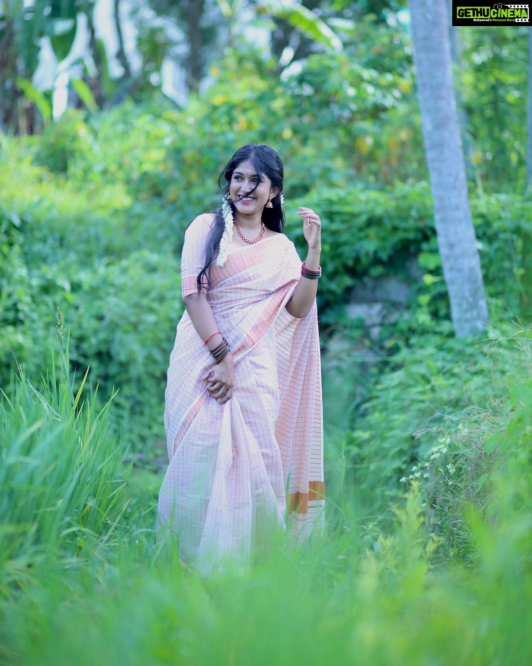 Kalyani Anil Instagram - πΌπ€ Onam series -2πΌ Saree @ar_handlooms_kuthampully πΈ @sajad_vbm_ @omorfia_media